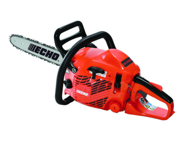 ECHO chainsaw cutting wood